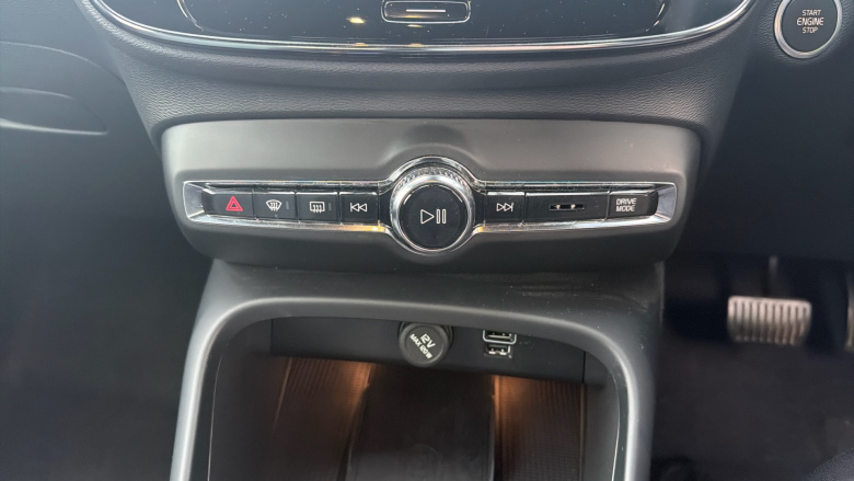 Volvo Xc40 1.5 T4 Recharge PHEV Plus Dark 5dr Auto Estate